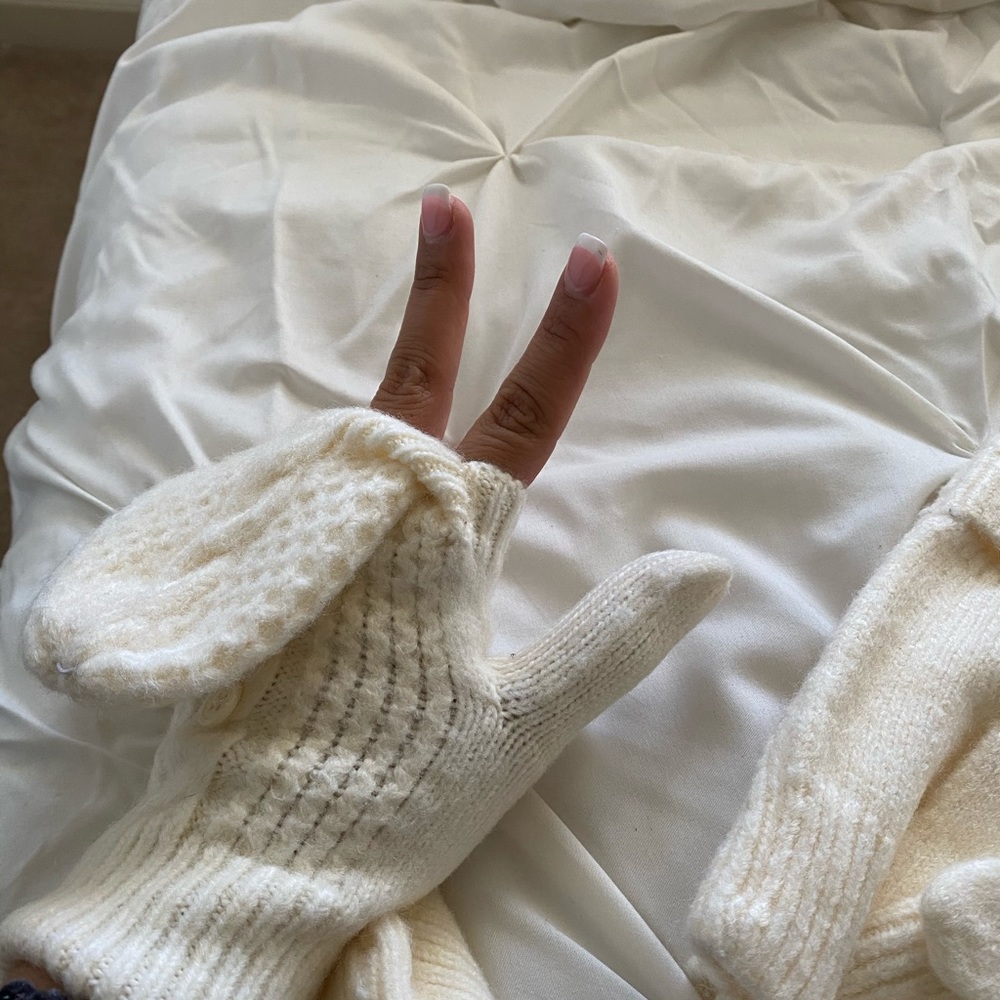 NWT! Two Pair Bundle Old Navy cute gloves for Fall - Picture 2 of 3